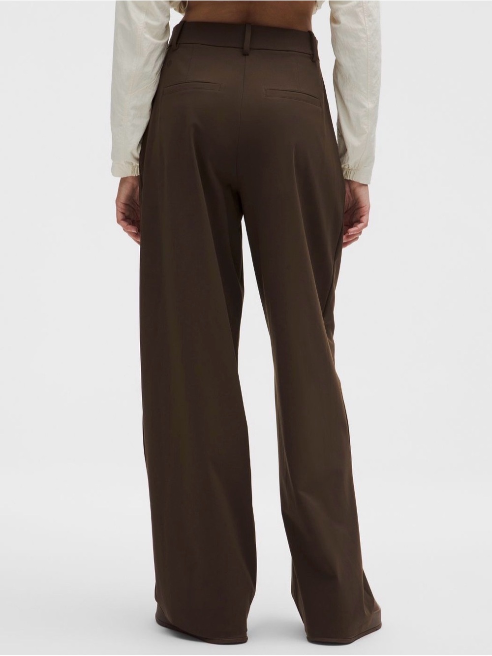 Lululemon Daydrift High-Rise Trouser in Sequoia - Picture 2 of 5